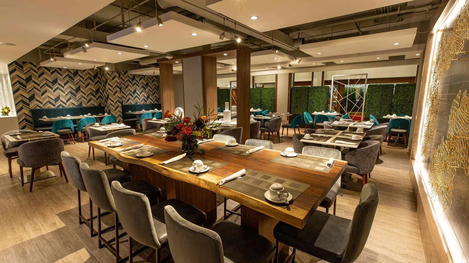 Holiday Inn Toronto Downtown Centre By Ihg Hotel